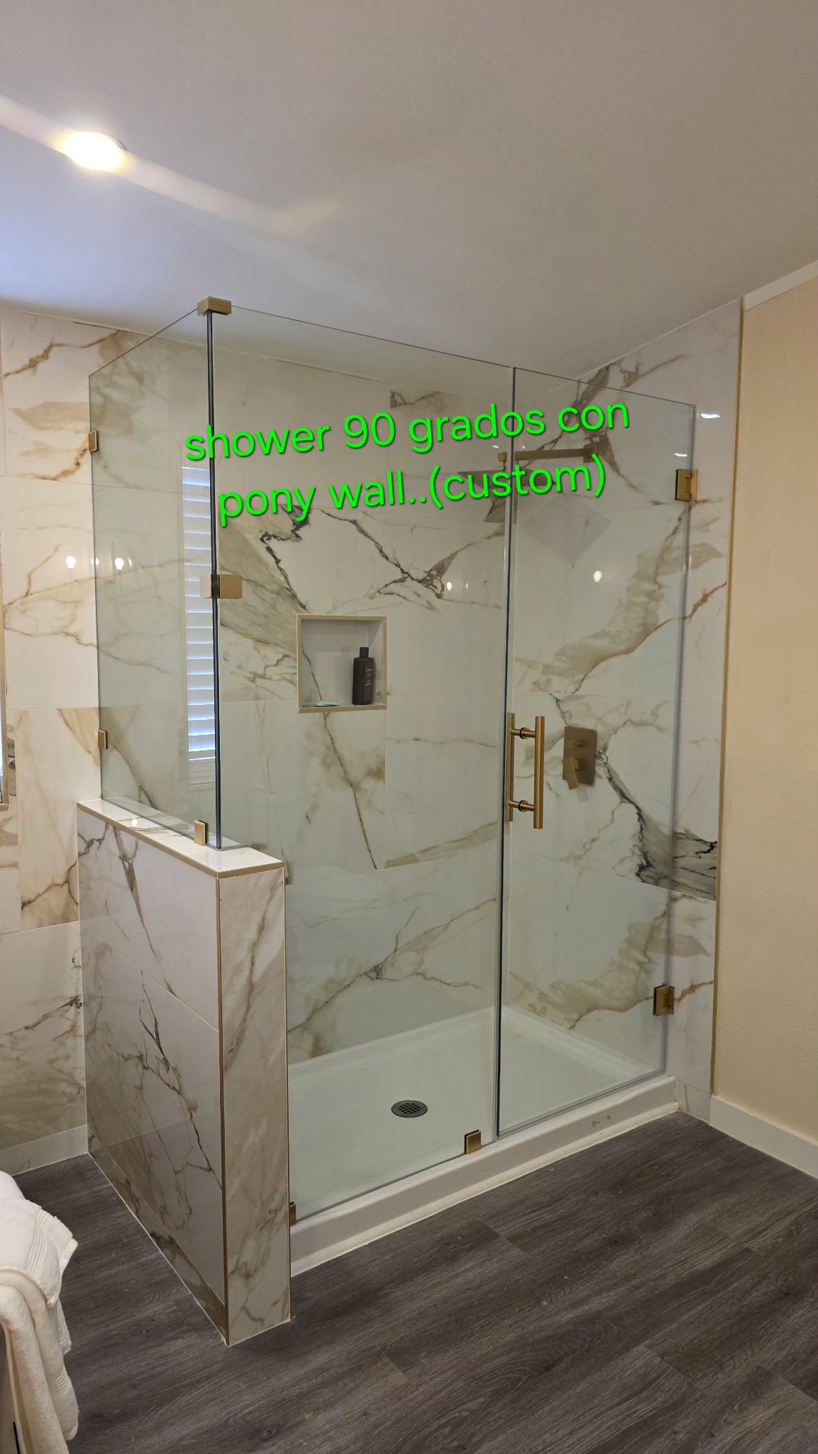 Shower 90 grados con pony wall (custom)