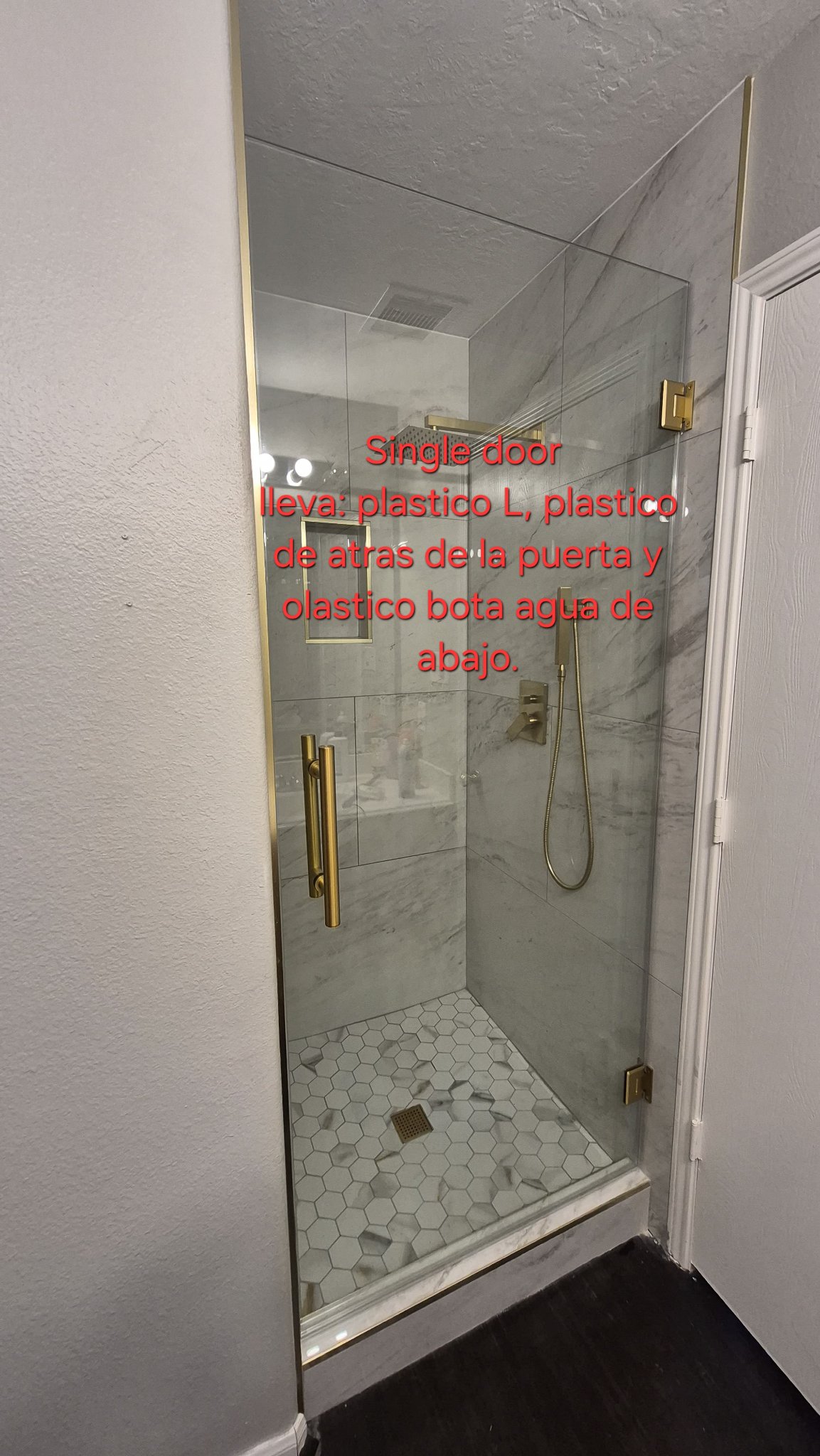 Single door: lleva plástico L, plástico de atrás de la puerta y plástico bota agua de abajo